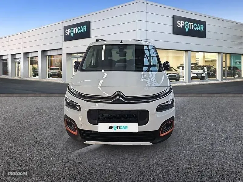Usado Citroën Berlingo Shine 102 CV (75 kW) 2021 Blanco Monovolumen
