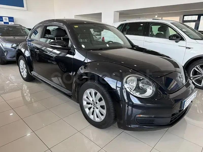Usado VW Beetle Design 105 CV (77 kW) 2012 Negro Utilitario