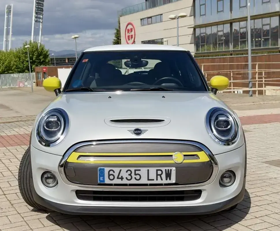 Begagnad Mini Cooper SE 135 kW (184 HK) 2021 Grå Halvkombi