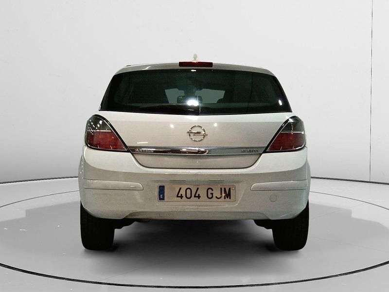 Usado Opel Astra Cosmo 102 CV (75 kW) 2008 Blanco Berlina