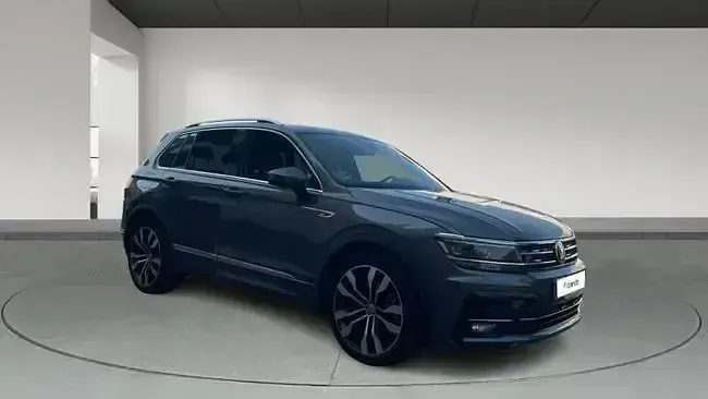 Usado VW Tiguan Sportline 190 CV (139 kW) 2019 Gris SUV