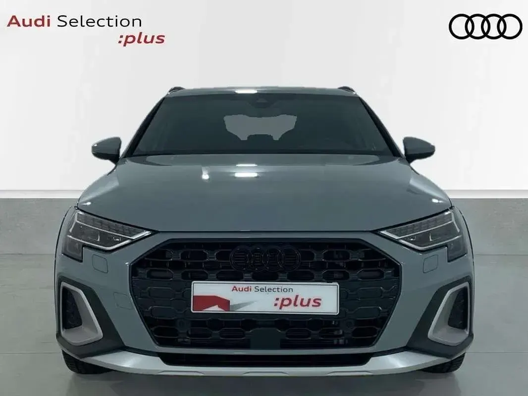 Usado Audi A3 Advanced 205 CV (150 kW) 2025 Gris SUV