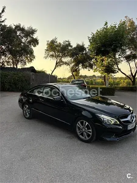 Usado Mercedes E220 Elegance 170 CV (125 kW) 2014 Negro Coupe