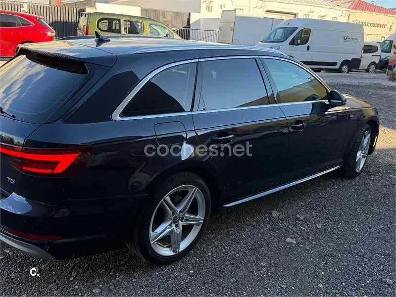 Usado Audi A4 S-Line 150 CV (110 kW) 2018 Negro Familiar