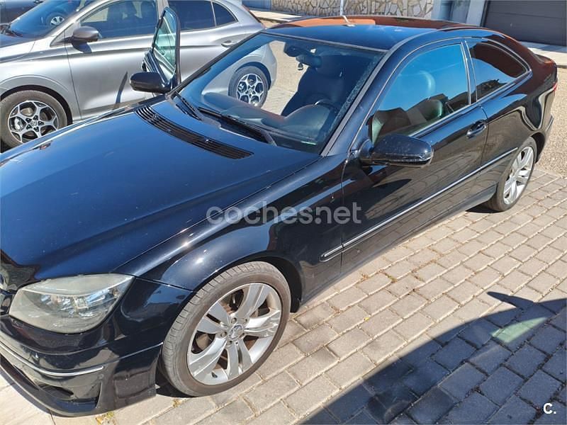 Usado Mercedes CLC200 122 CV (89 kW) 2010 Negro Utilitario