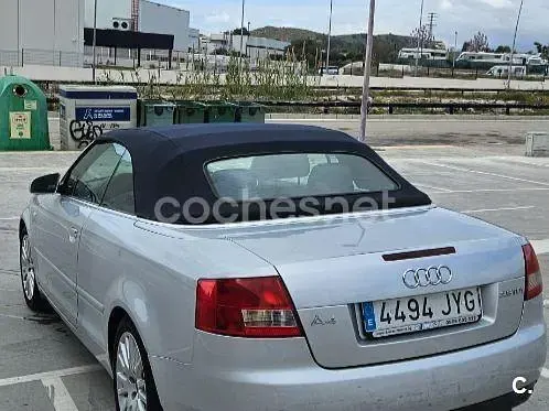 Usado Audi A4 Cabriolet 163 CV (119 kW) 2002 Gris / plata Descapotable