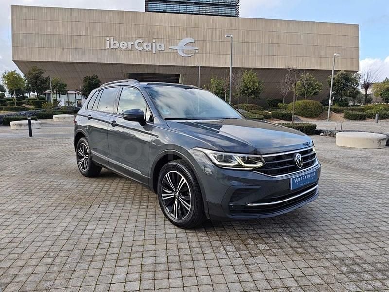 Usado VW Tiguan Life 150 CV (110 kW) 2022 Gris / plata SUV