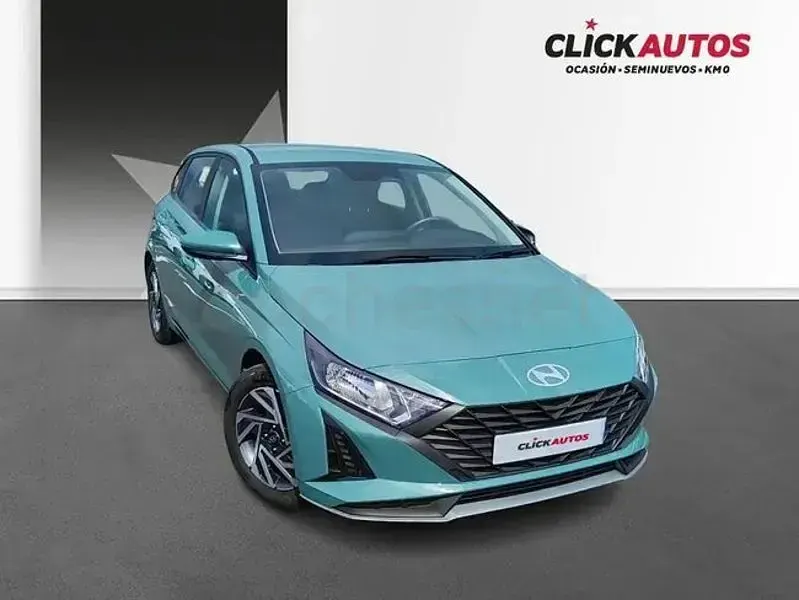 Usado Hyundai i20 84 CV (61 kW) 2025 Verde Utilitario