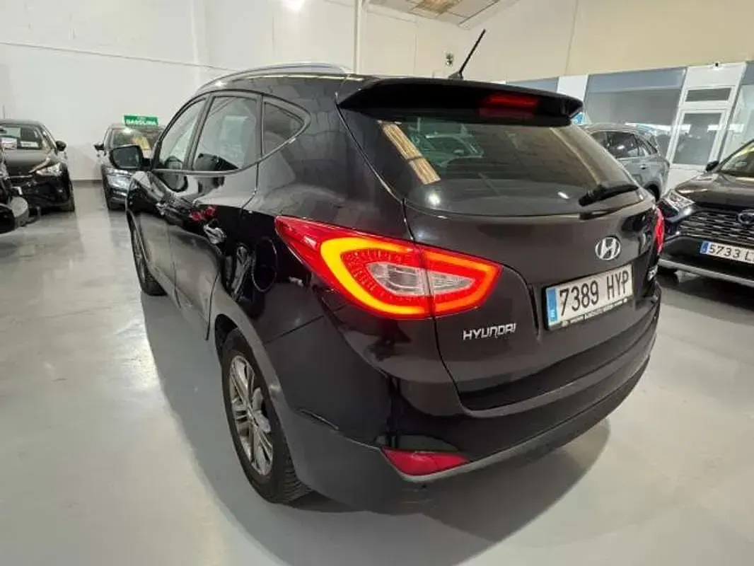 Usado Hyundai ix35 136 CV (100 kW) 2014 Negro SUV