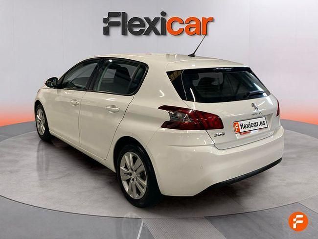 Usado Peugeot 308 Active 130 CV (95 kW) 2021 Blanco