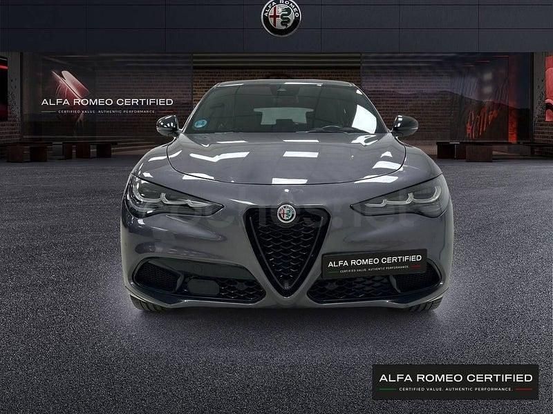 Usado Alfa Romeo Stelvio Veloce 210 CV (154 kW) 2023 Gris / plata SUV