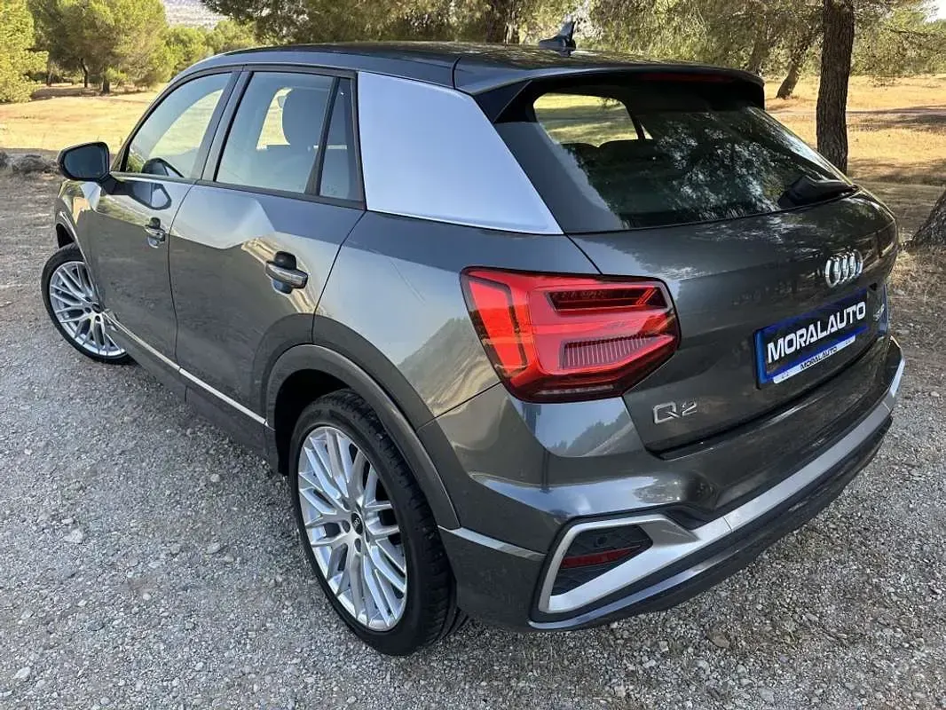 Usado Audi Q2 S-Line 150 CV (110 kW) 2022 Gris SUV