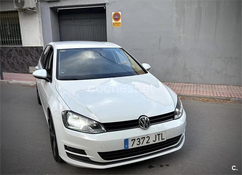 Blanco Usado 2016 VW Golf Sportsvan Advance Monovolumen | 9000 € (Precio justo) - Imagen 1/4