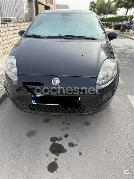 Usado Fiat Punto Pop 75 CV (55 kW) 2013 Negro Utilitario