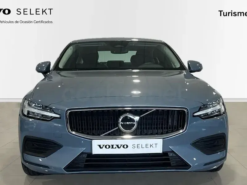 Käytetty Volvo S60 Core 197 HP (144 kW) 2023 Harmaa Sedan