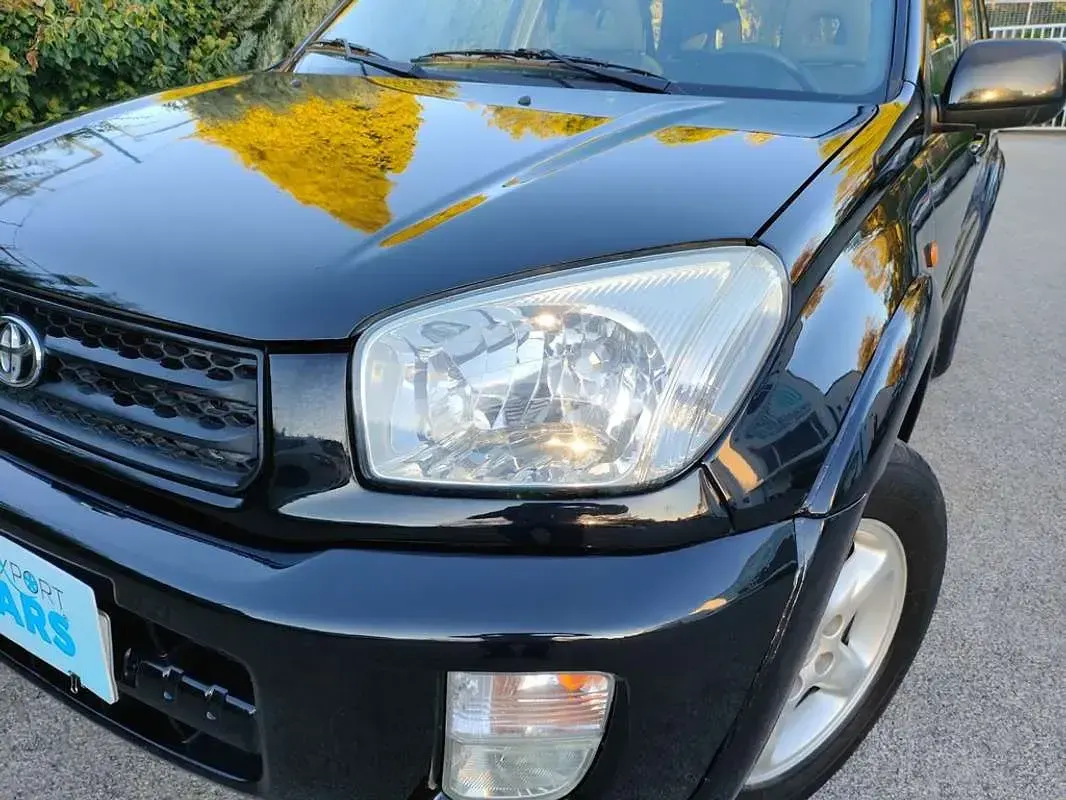 Begagnad Toyota RAV4 Luna 150 HK (110 kW) 2000 Svart SUV