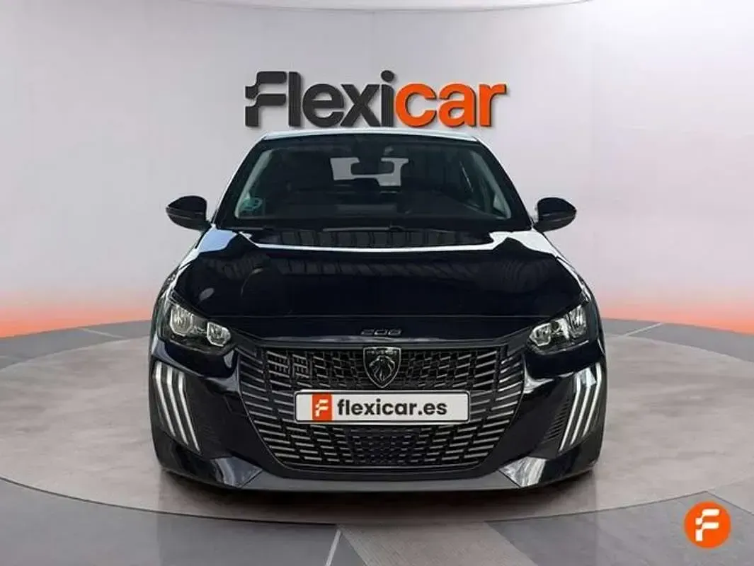 Usado Peugeot 208 Style 101 CV (74 kW) 2024 Negro Utilitario