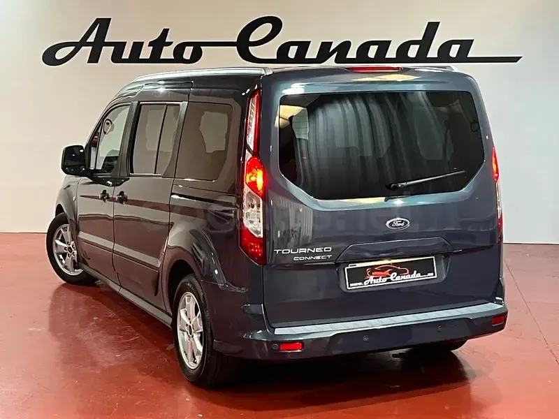 Usado Ford Tourneo Connect Trend 115 CV (84 kW) 2014 Gris / plata Monovolumen
