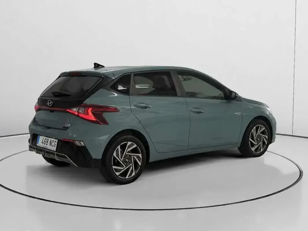Usado Hyundai i20 101 CV (74 kW) 2025 Verde Utilitario