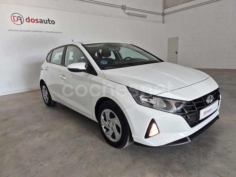 Usado Hyundai i20 84 CV (61 kW) 2023 Blanco Berlina