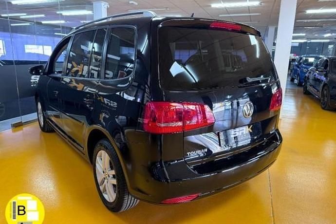 Usado VW Touran Advance 105 CV (77 kW) 2015 Negro Monovolumen