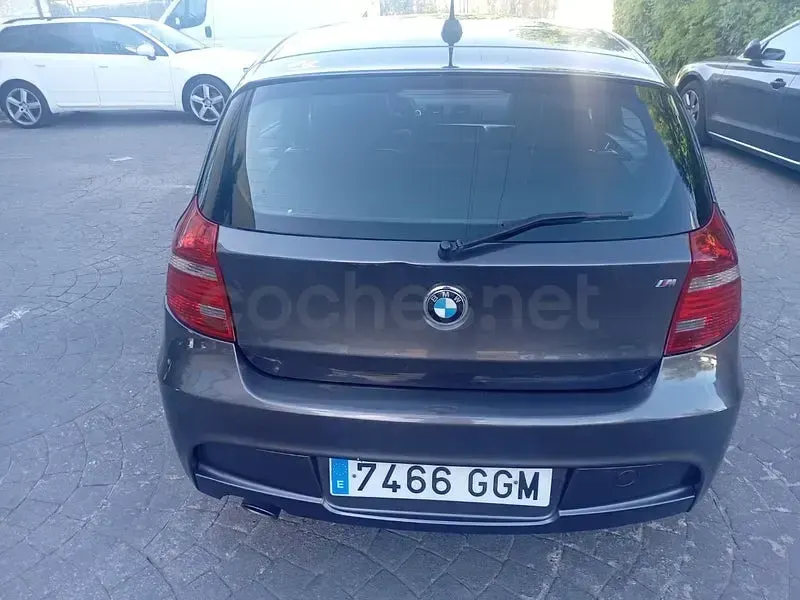 Usado BMW 118 143 CV (105 kW) 2009 Gris / plata Utilitario