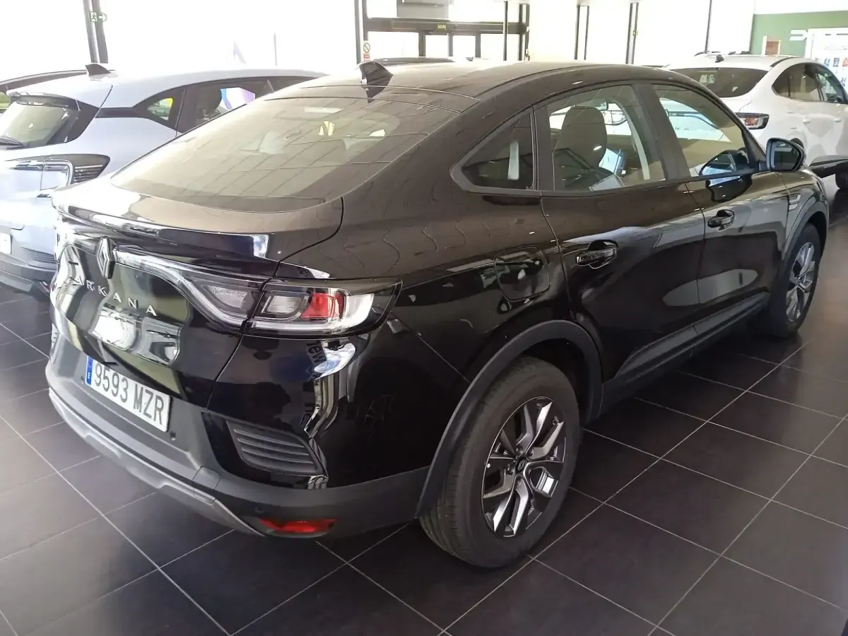 Nuevo Renault Arkana Evolution 140 CV (102 kW) 2025 Negro SUV
