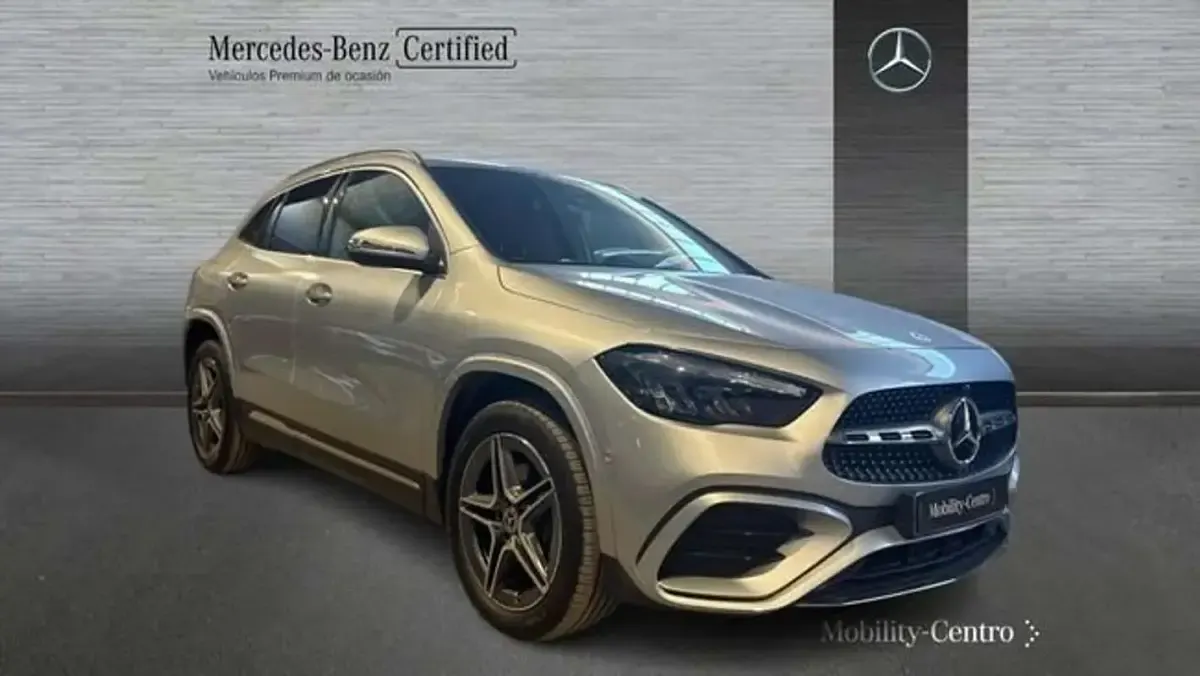 Usado Mercedes GLA250 165 CV (121 kW) 2025 Plateado SUV