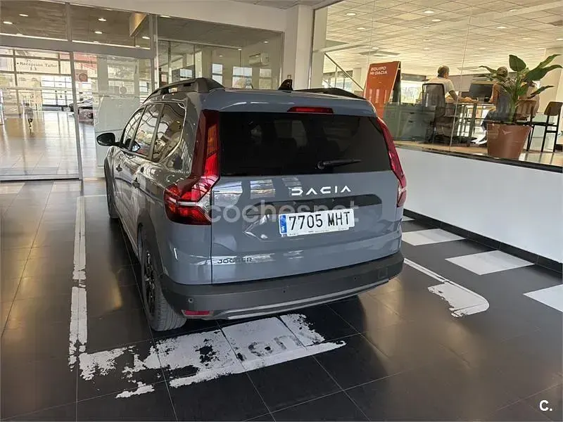 Usado Dacia Jogger Extreme 100 CV (73 kW) 2023 Negro Monovolumen