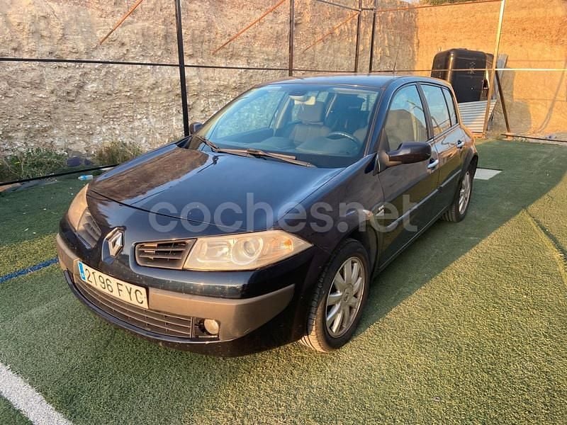 Negro Usado 2008 Renault Mégane II Dynamique Berlina | 2999 € (Buen precio) - Imagen 1/4