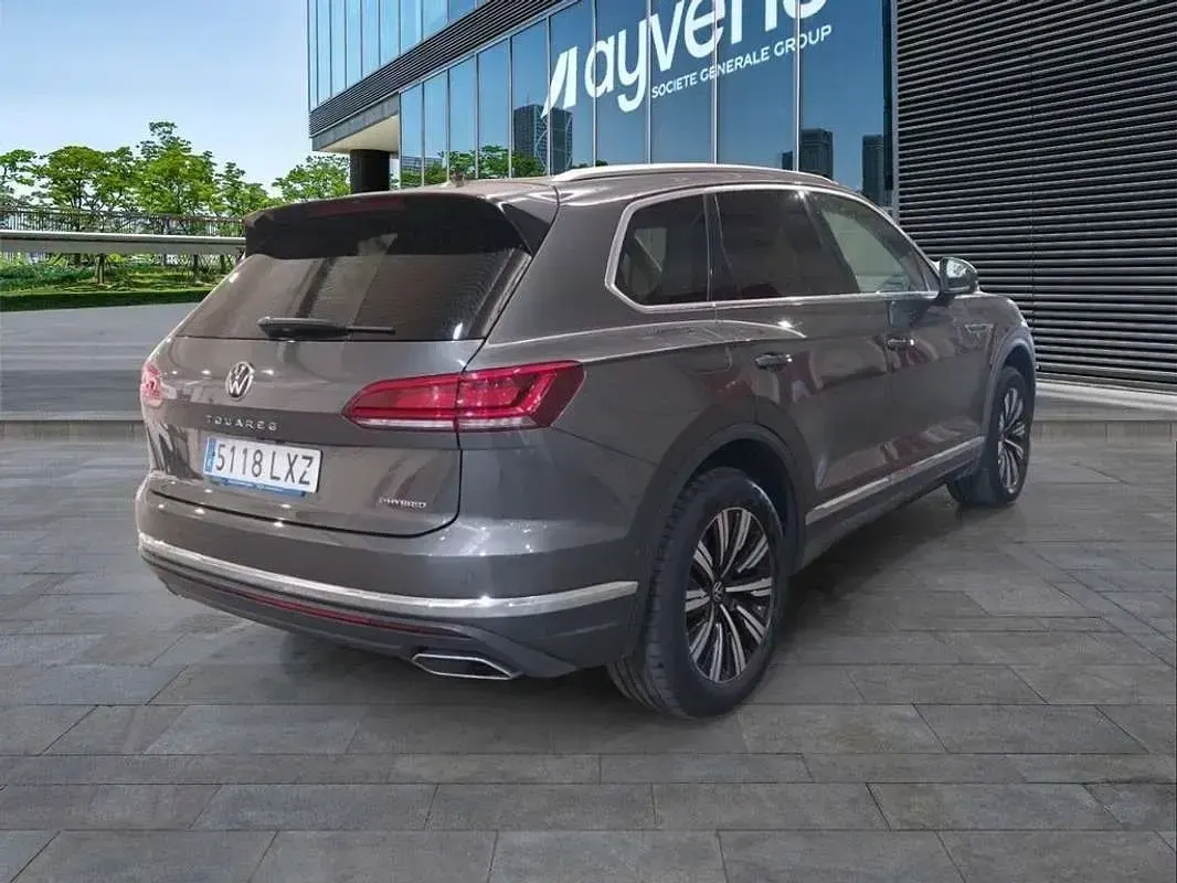 Usado VW Touareg Elegance 340 CV (250 kW) 2022 Gris SUV