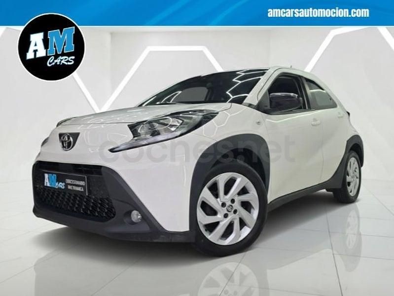 Usado Toyota Aygo X Play 72 CV (52 kW) 2022 Blanco SUV