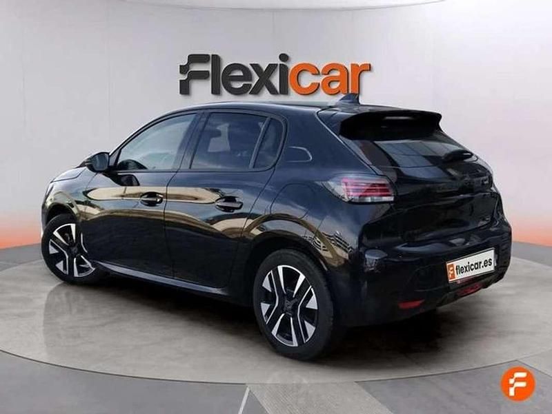 Usado Peugeot 208 Allure 101 CV (74 kW) 2025 Negro Utilitario