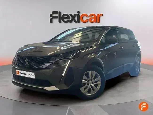 Usado Peugeot 5008 Active 136 CV (100 kW) 2024 Gris SUV