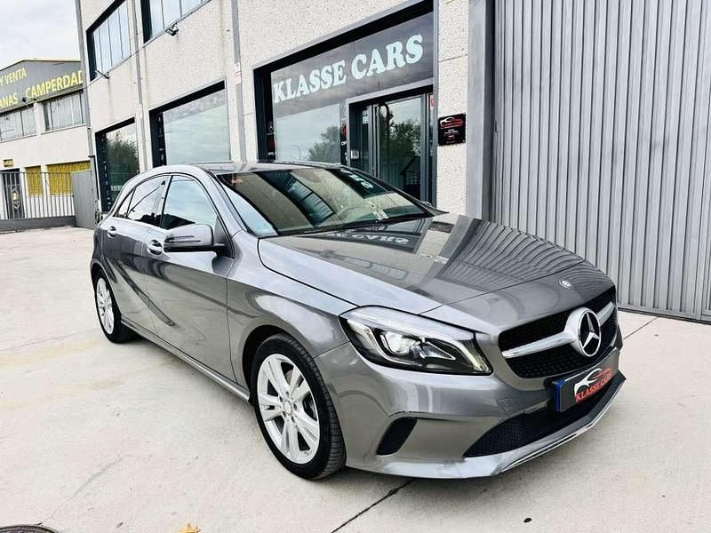 Usado Mercedes A200 Urban 136 CV (100 kW) 2016 Gris Utilitario
