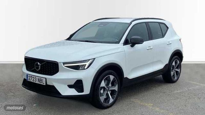 Blanco Nuevo 2025 Volvo XC40 Plus SUV | 43.900 € (Precio justo) - Imagen 1/3