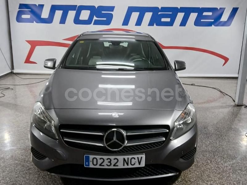 Usado Mercedes A200 Motorsport Edition 136 CV (100 kW) 2015 Gris / plata Berlina