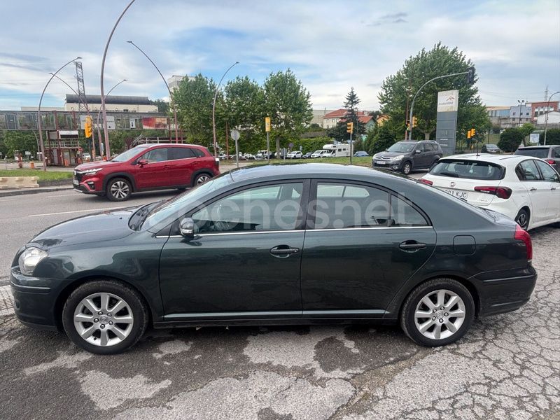 Beige Usado 2006 Toyota Avensis Executive Berlina | 4450 € (Precio justo) - Imagen 1/4