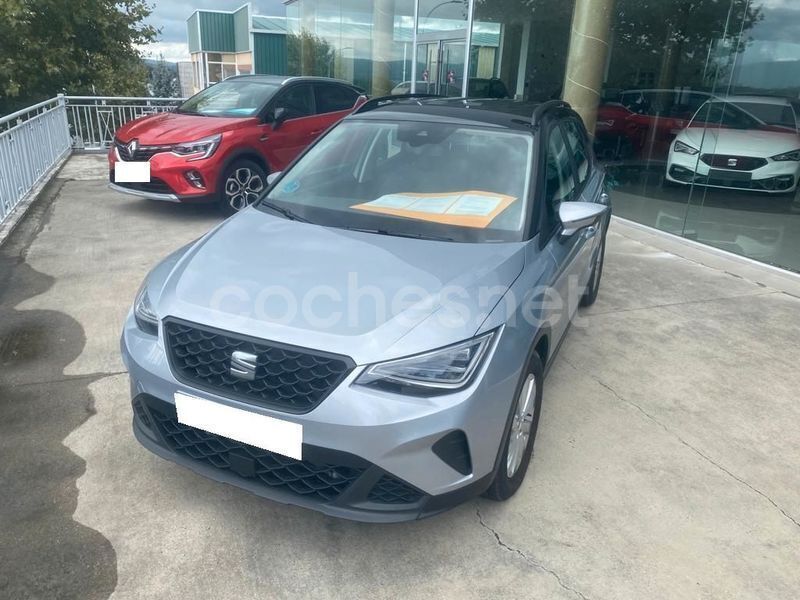 Gris / plata Usado 2022 Seat Arona Style SUV | 18.900 € (Precio justo) - Imagen 1/4