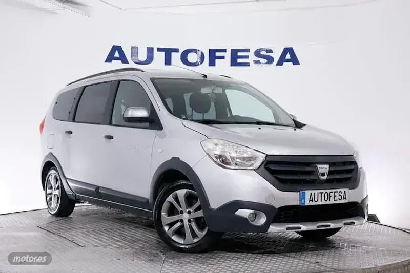 Usado Dacia Lodgy Stepway 115 CV (84 kW) 2017 Plateado Monovolumen