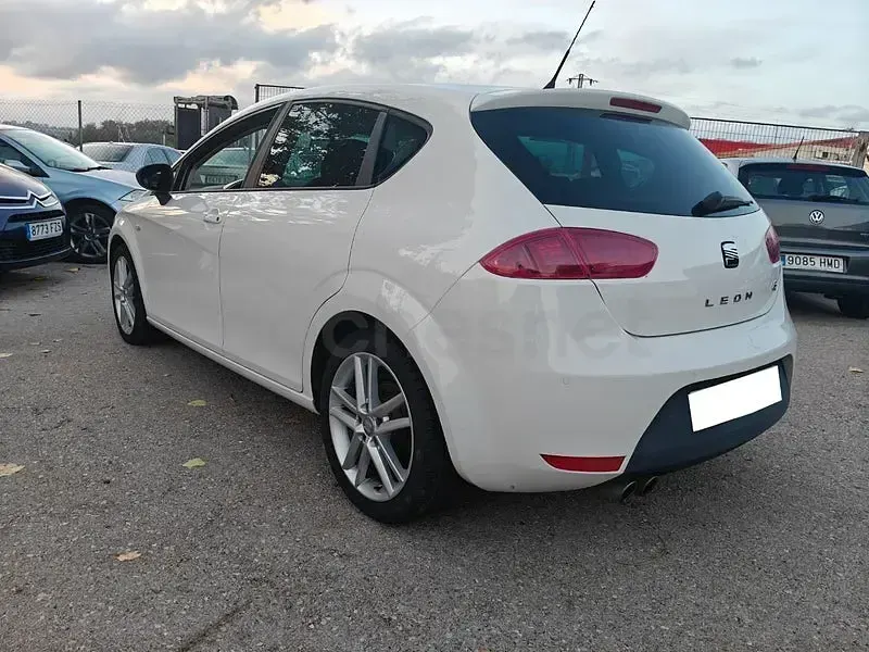 Usado Seat Leon FR 125 CV (91 kW) 2012 Blanco Berlina