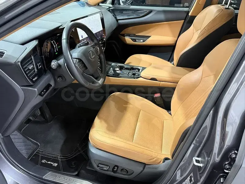 Usado Lexus NX450h+ Executive Line 306 CV (225 kW) 2022 Gris / plata SUV