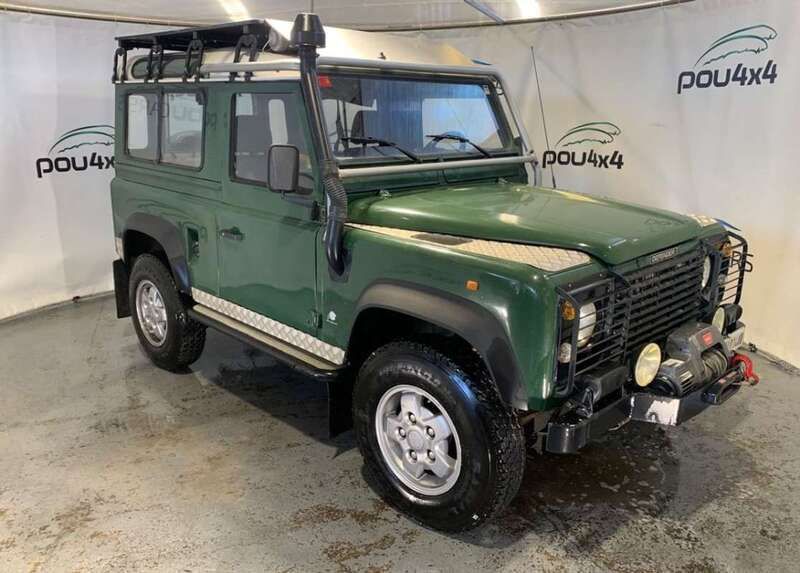 Usado Land Rover Defender 111 CV (81 kW) 1994 Verde SUV