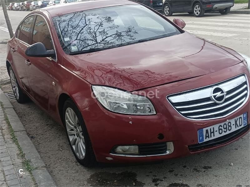 Usado Opel Insignia Essentia 140 CV (102 kW) 2010 Granate Berlina