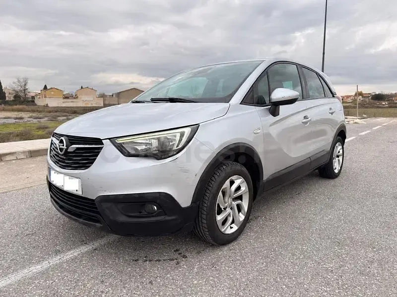 Usado Opel Crossland X Selective 110 CV (80 kW) 2018 Gris / plata SUV