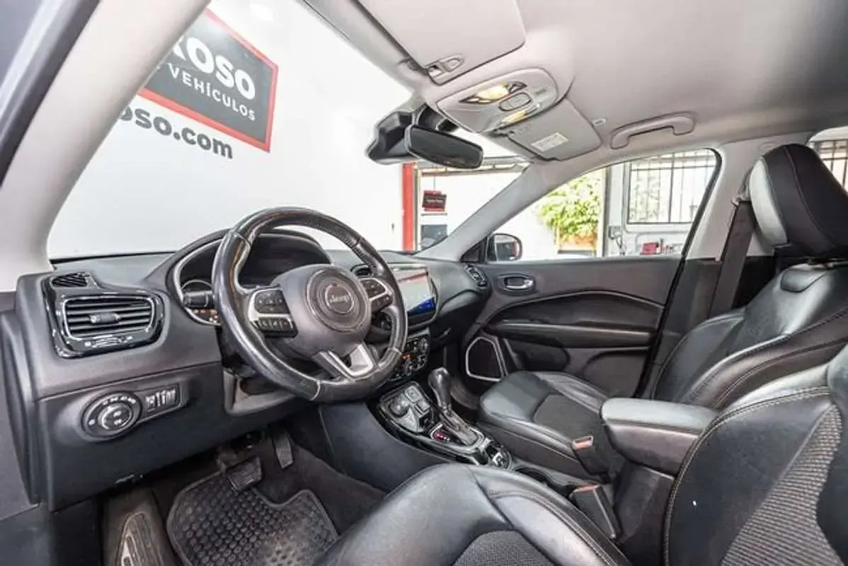 Usado Jeep Compass Limited 170 CV (125 kW) 2018 Gris SUV