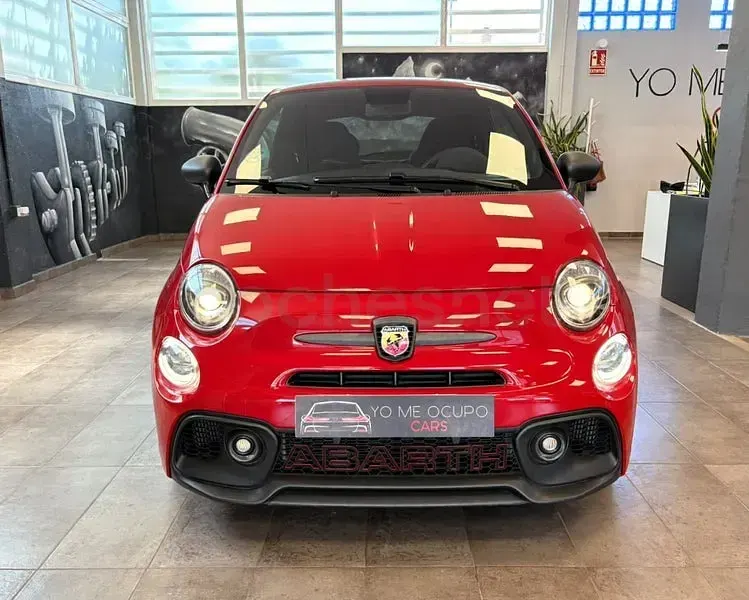 Usado Abarth 695 180 CV (132 kW) 2022 Rojo Utilitario