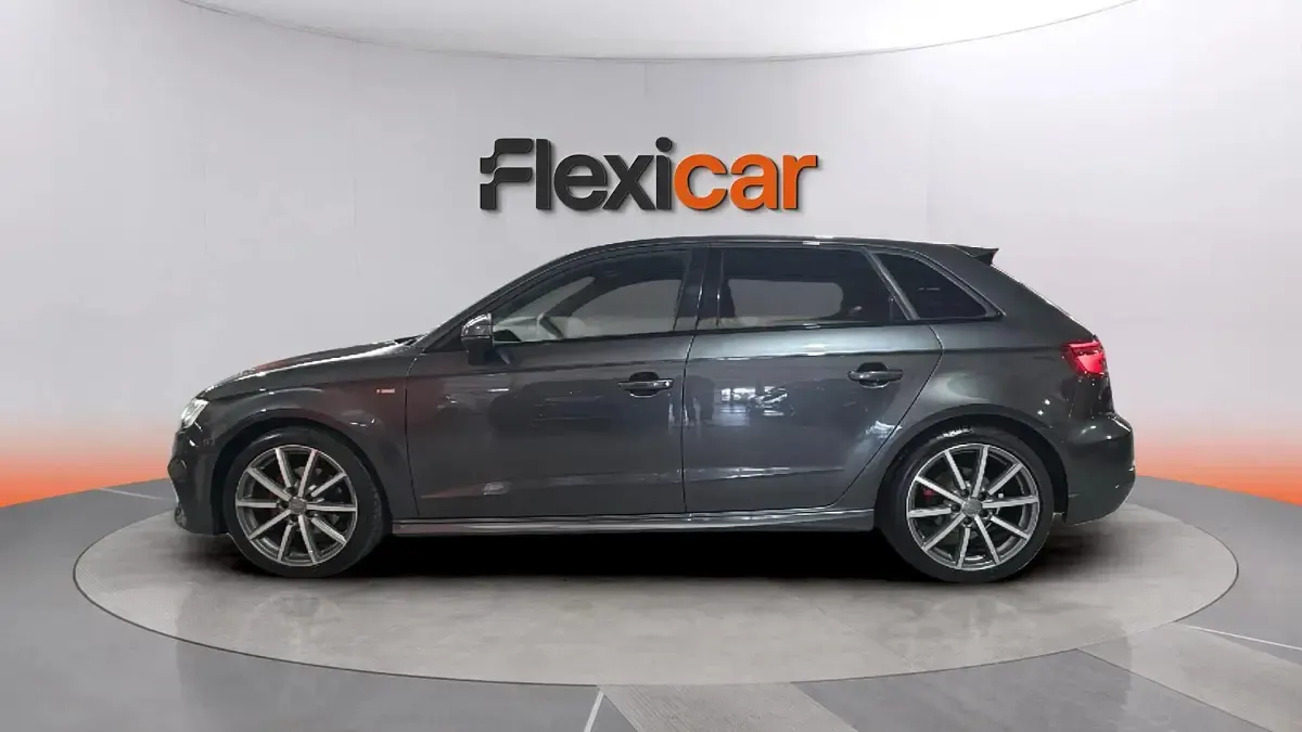 Usado Audi A3 S-Line 150 CV (110 kW) 2019 Gris Berlina