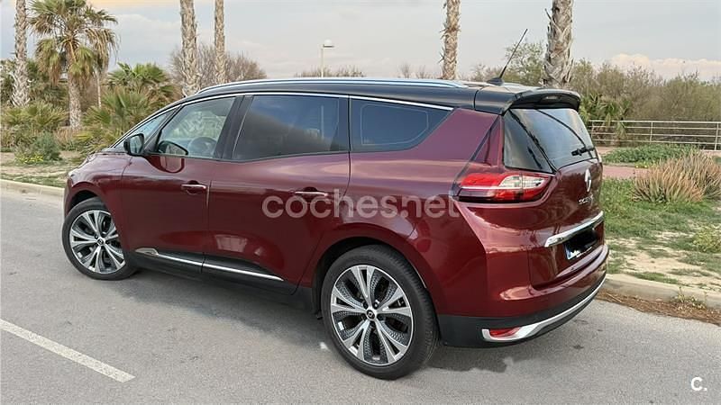 Usado Renault Grand Scénic IV Zen 110 CV (80 kW) 2018 Granate Monovolumen