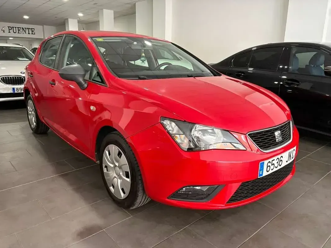 Begagnad Seat Ibiza Reference 90 HK (66 kW) 2015 Röd Halvkombi